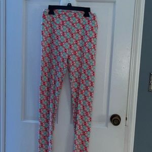 Never worn Lularoe leggings. Extremely stretchy!